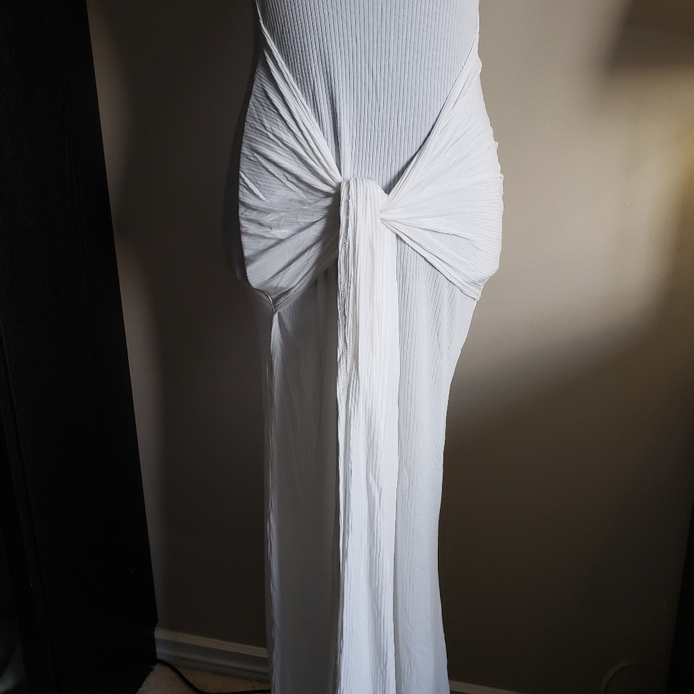 Like New Womens Size Small White Long Maxi dress Strapless - Picture 4 of 4